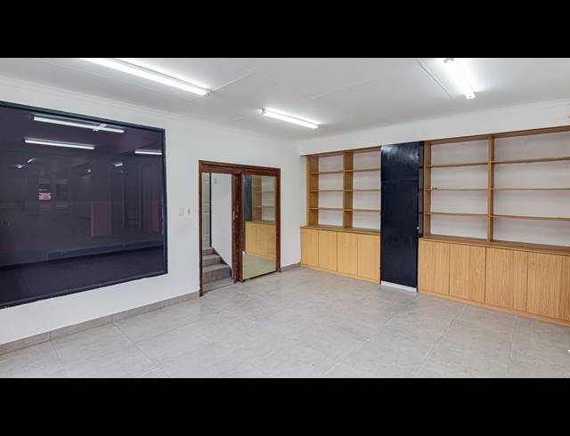 887M² OFFICE TO LET IN FERNDALE